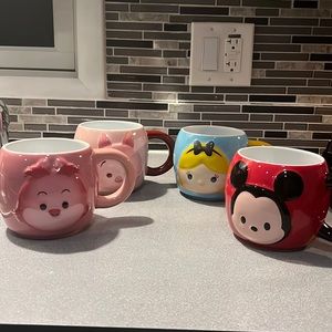 Four beautiful Mugs Disney ♥️♥️♥️♥️♥️